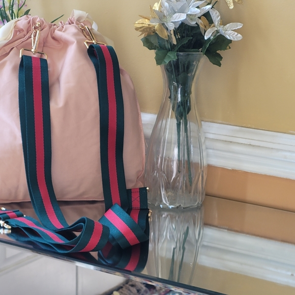 Gucci drawstring bag in to Sling bag converted in to back pack with … - Picture 10 of 13